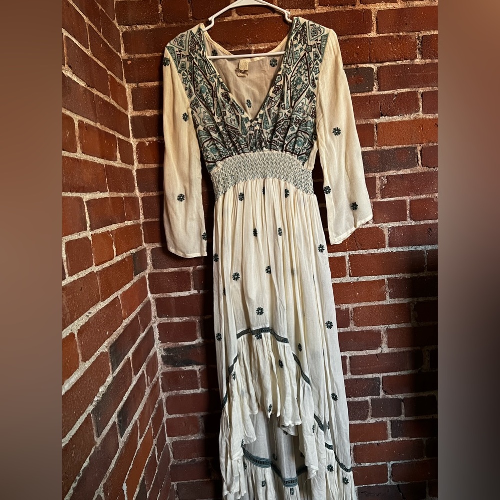 NKN NEKANE Embroidered Floral High-Low Dress
